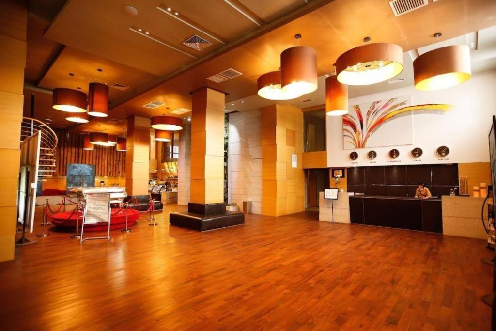 The Corporate Hotel And Convention Centre Ulaanbaatar Exterior photo